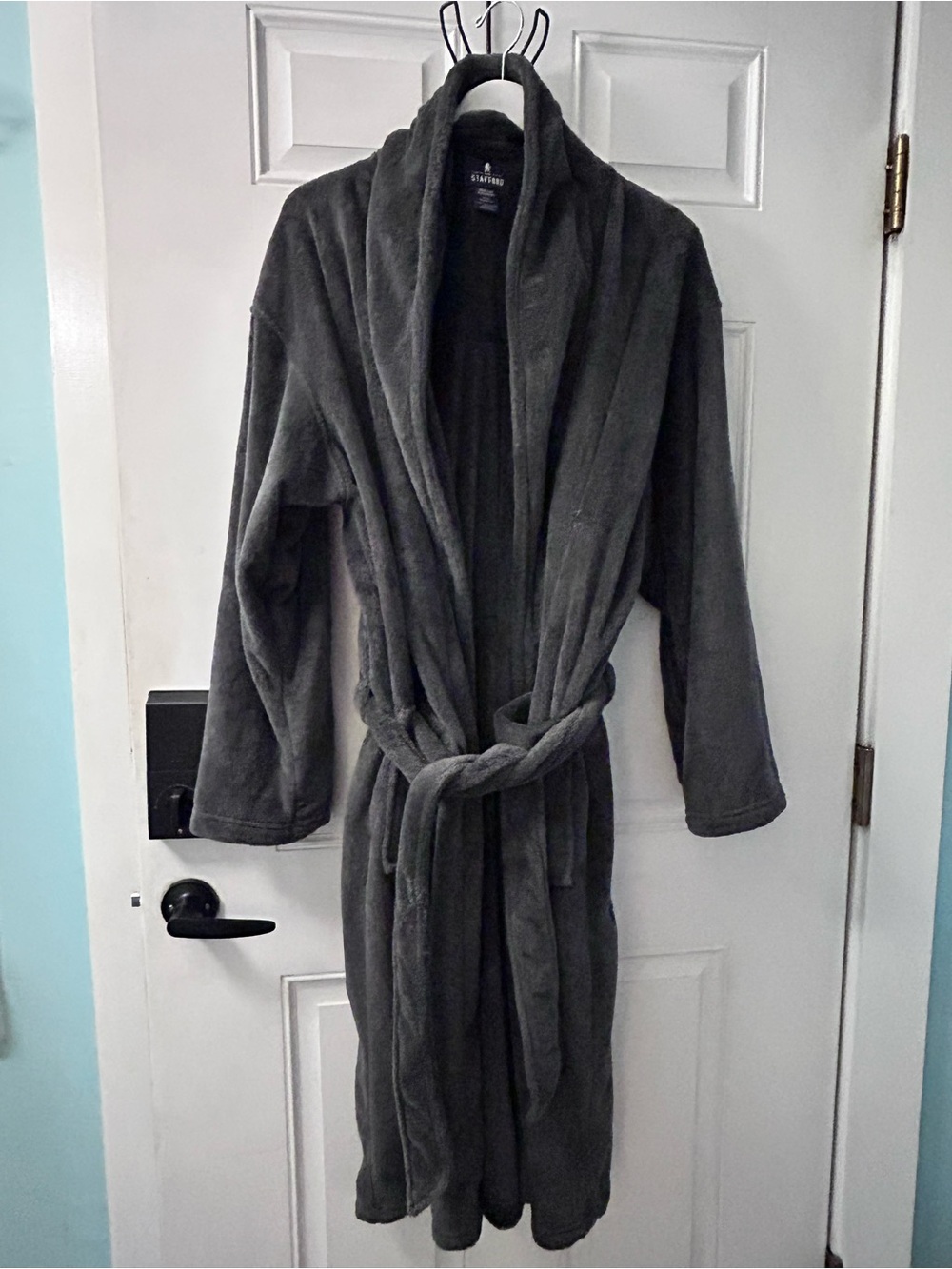 Stafford Plush Shawl-Collar Robe in Dark Gray